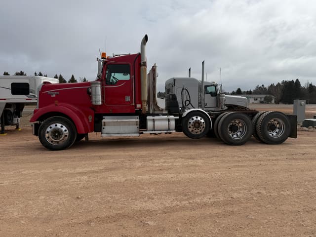 Image of Kenworth W900 equipment image 1