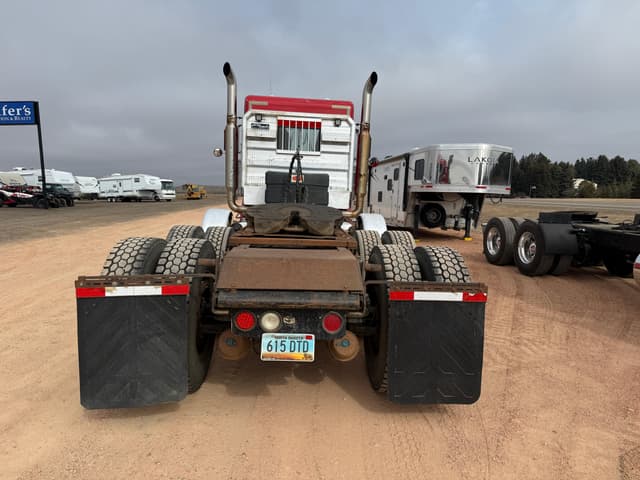 Image of Kenworth W900 equipment image 3