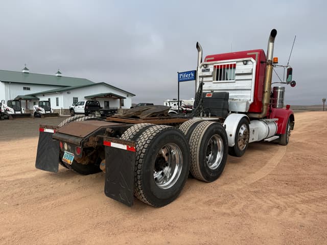 Image of Kenworth W900 equipment image 4