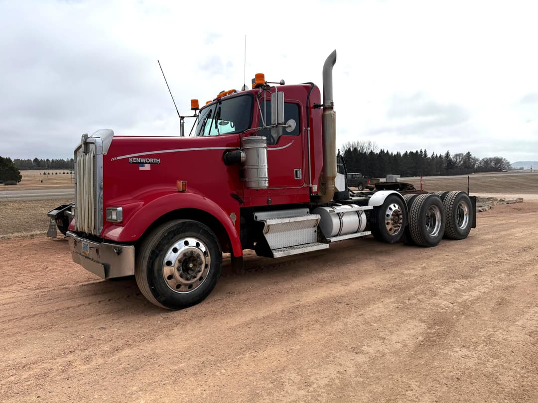 Image of Kenworth W900 Primary image