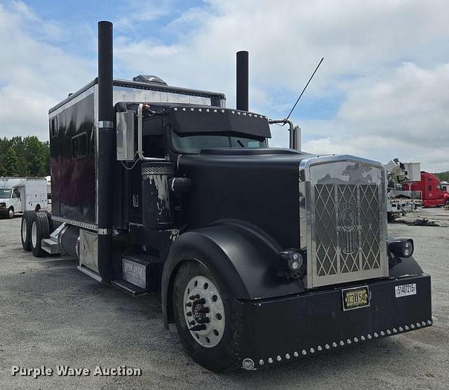 Image of Kenworth W900 equipment image 2