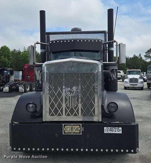 Image of Kenworth W900 equipment image 1