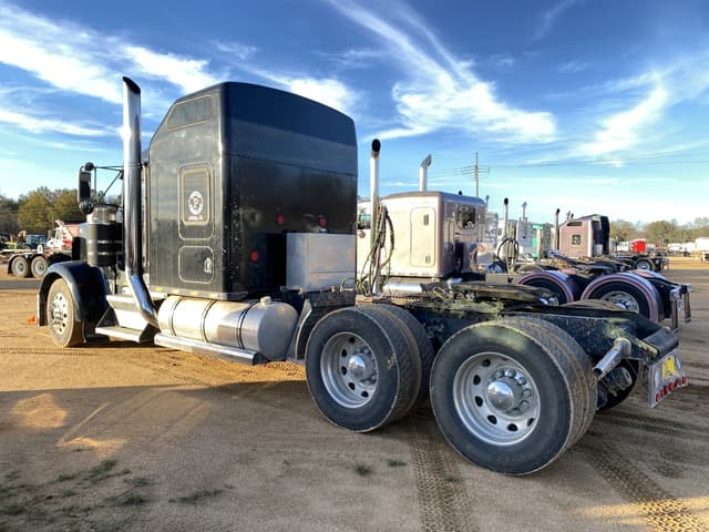 Image of Kenworth W900 equipment image 1