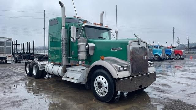 Image of Kenworth W900 equipment image 2