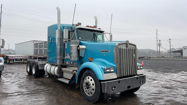 Image of Kenworth W900 equipment image 2