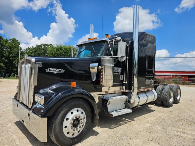 Image of Kenworth W900 equipment image 1