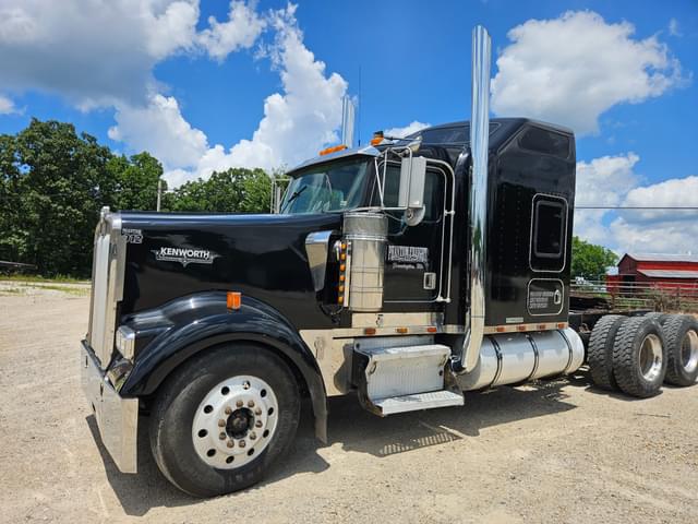 Image of Kenworth W900 equipment image 2