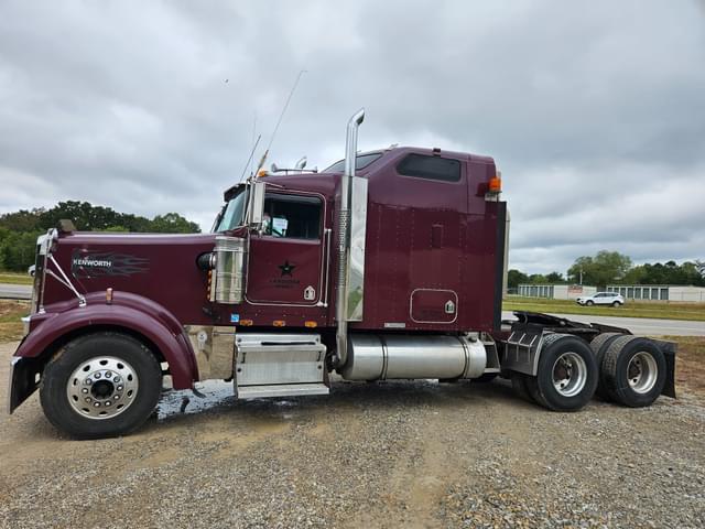 Image of Kenworth W900 equipment image 4