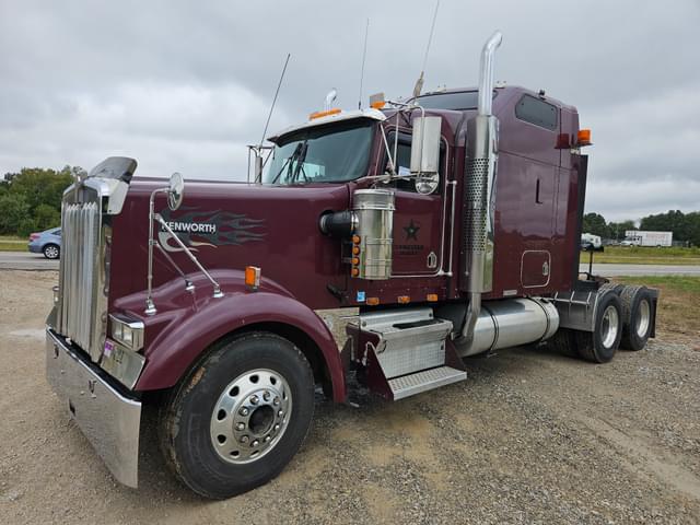 Image of Kenworth W900 equipment image 1