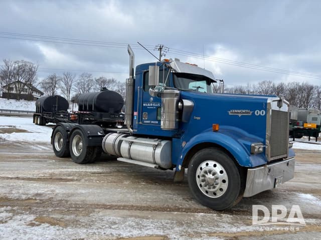 Image of Kenworth W900 equipment image 1