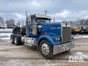 Main image Kenworth W900