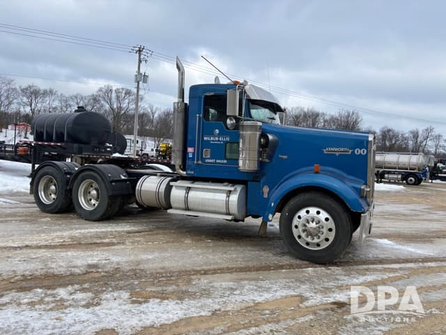 Image of Kenworth W900 equipment image 2