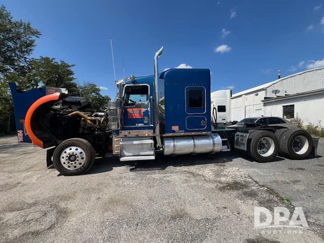 Image of Kenworth W900 equipment image 3