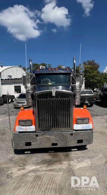 Image of Kenworth W900 equipment image 1