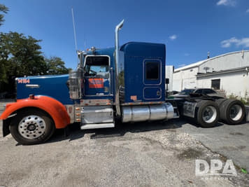 Main image Kenworth W900