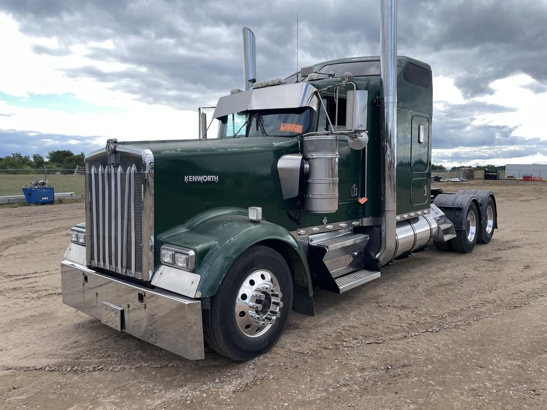 Image of Kenworth W900 Primary image