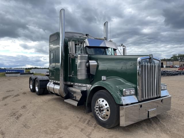 Image of Kenworth W900 equipment image 3