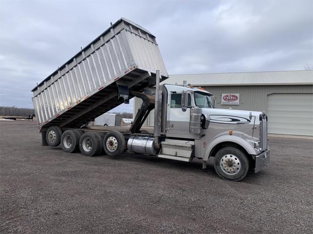 Image of Kenworth W900B equipment image 2