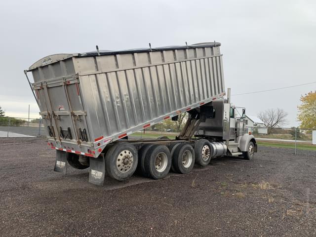 Image of Kenworth W900B equipment image 4