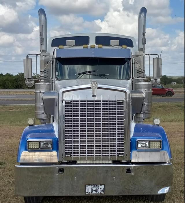 Image of Kenworth W900L equipment image 1