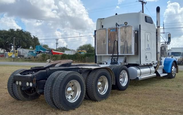Image of Kenworth W900L equipment image 4