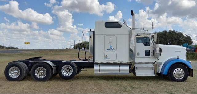 Image of Kenworth W900L equipment image 3