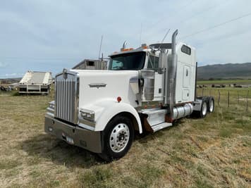 Main image Kenworth W900L
