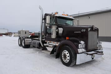 Main image Kenworth W900L