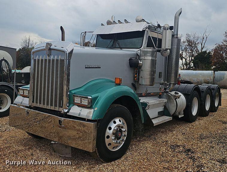 Image of Kenworth W900L Primary image