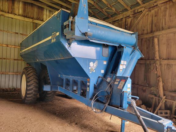 Image of Kinze 1040 equipment image 1