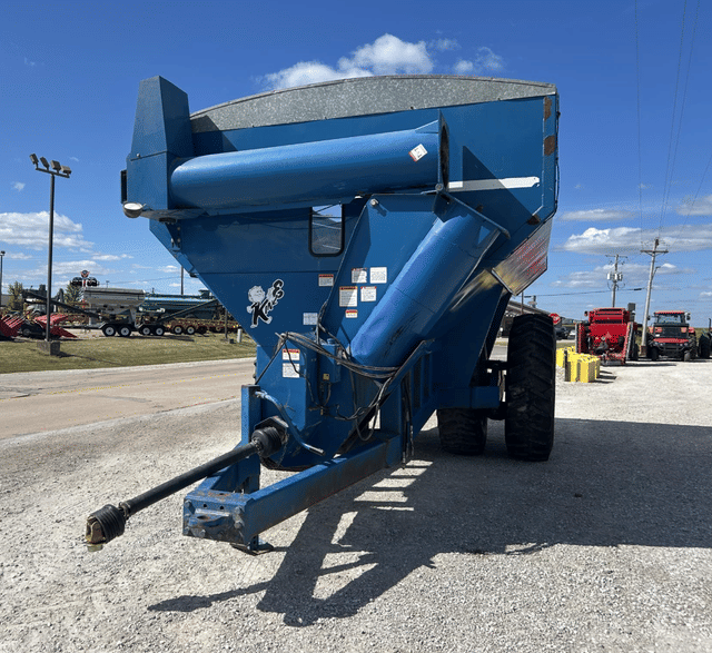 Image of Kinze 1040 equipment image 2