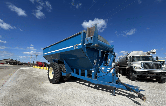 Image of Kinze 1040 equipment image 4