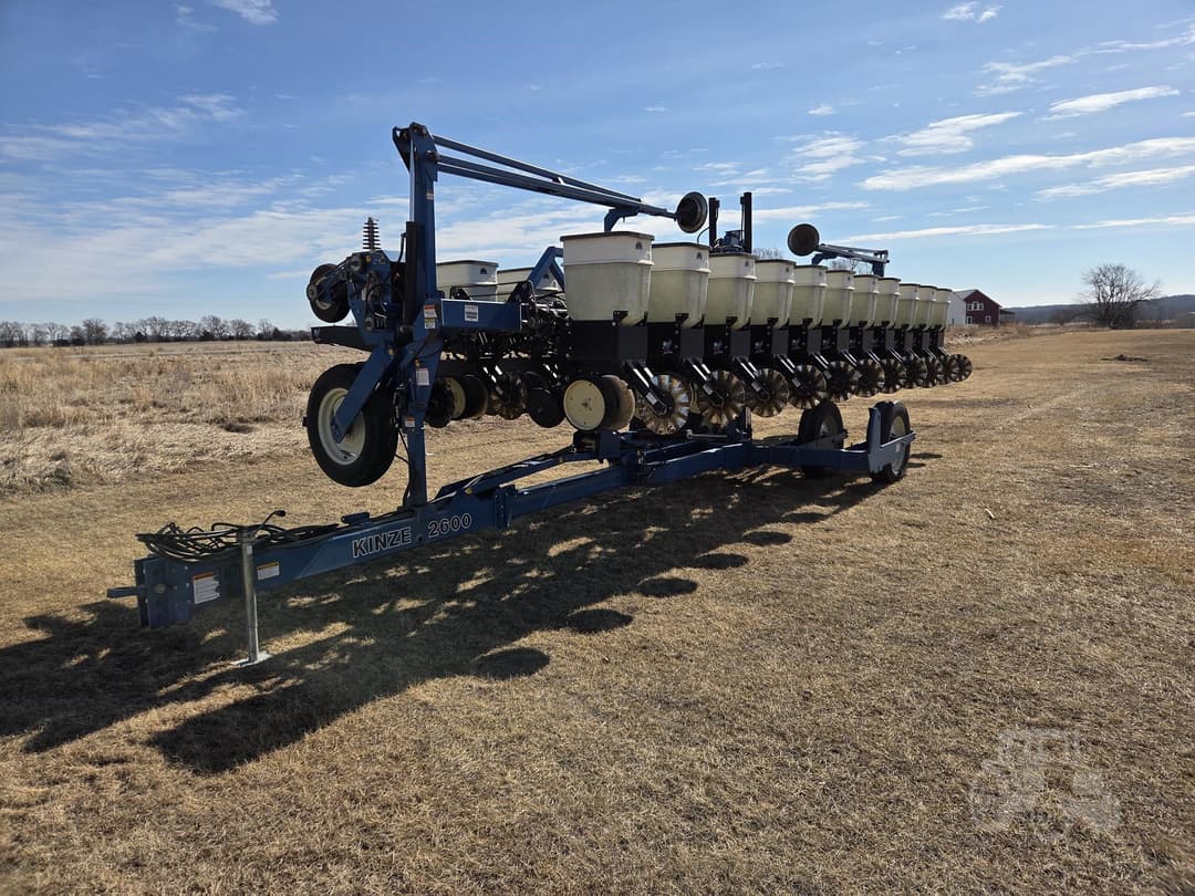 Image of Kinze 2600 Primary image