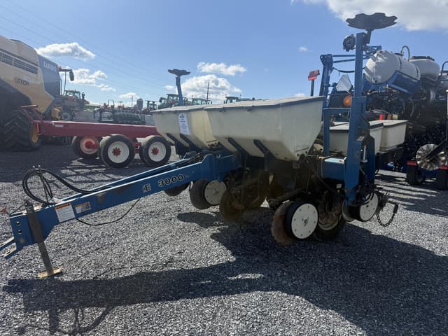 Image of Kinze 3000 equipment image 1