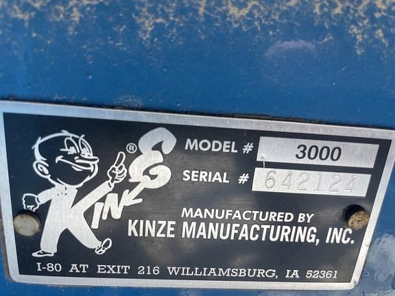 Image of Kinze 3000 equipment image 2