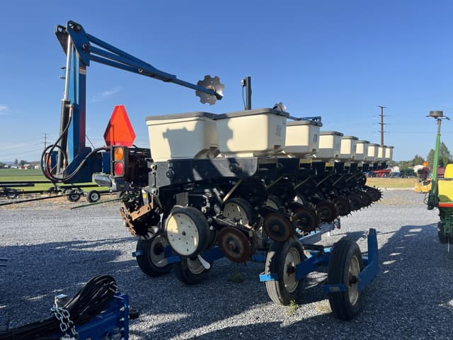 Image of Kinze 3500 equipment image 1