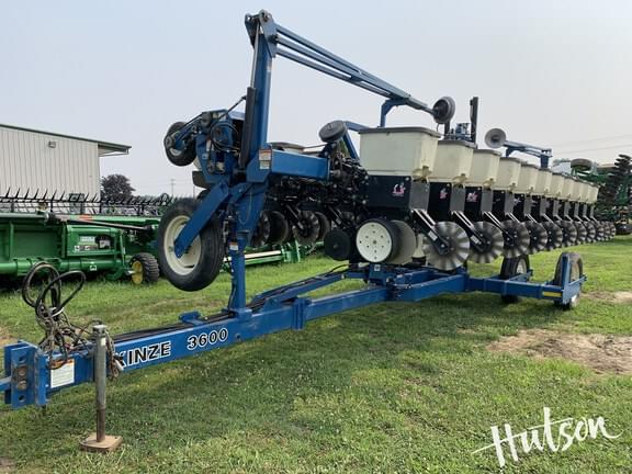 Image of Kinze 3600 equipment image 1