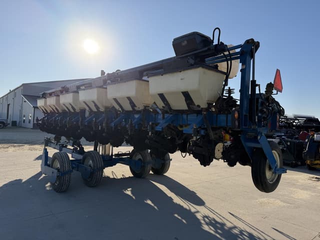 Image of Kinze 3600 equipment image 4