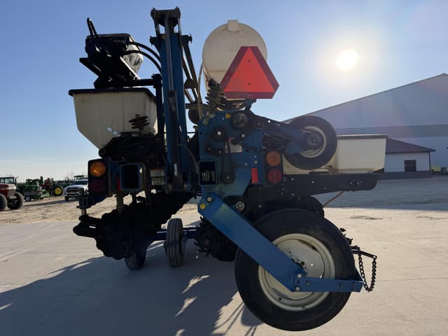 Image of Kinze 3600 equipment image 3