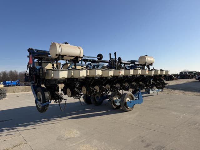 Image of Kinze 3600 equipment image 1