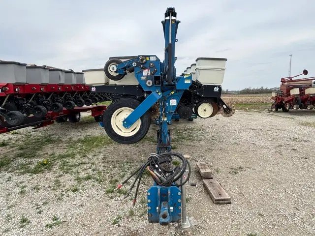 Image of Kinze 3600 equipment image 1