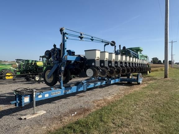 Image of Kinze 3600 Primary image