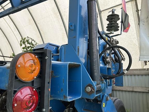 Image of Kinze 3600 equipment image 4