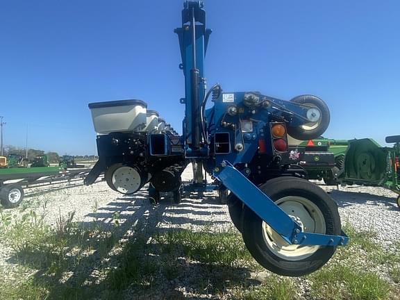 Image of Kinze 3600 equipment image 3