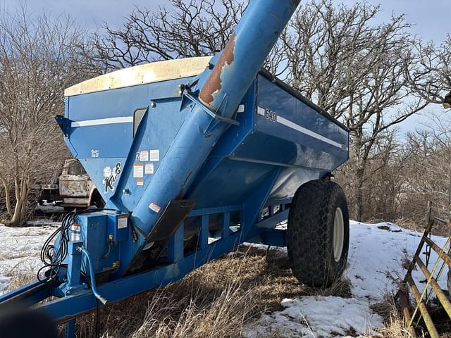 Image of Kinze 640 equipment image 1