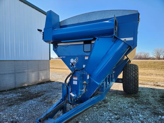 Image of Kinze 840 equipment image 2