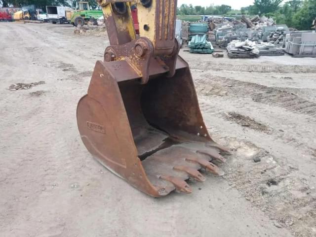Image of Kobelco SK330LC equipment image 2