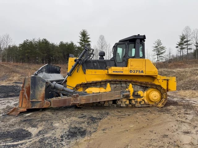 Image of Komatsu D375A equipment image 1