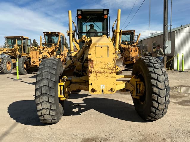 Image of Komatsu GD530A-2CY equipment image 1