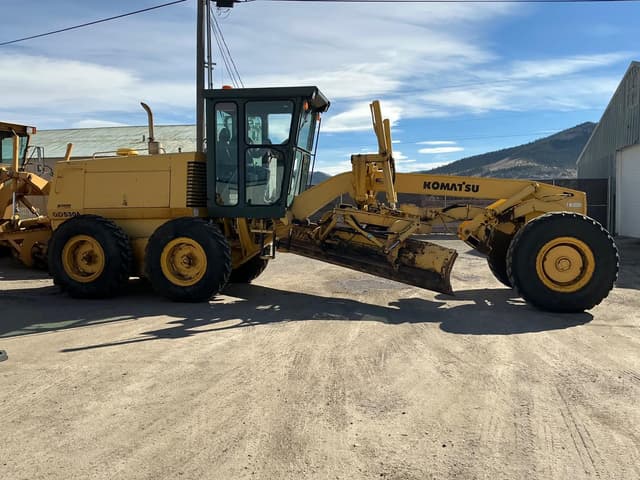 Image of Komatsu GD530A-2CY equipment image 3